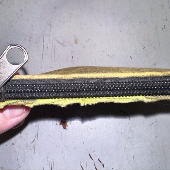 Earth Divas Boho Style Wristlet Zip Top Fabric Wallet Colorful Floral Artsy - Picture 5 of 7